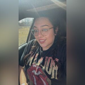 Meet your Posher, Anel